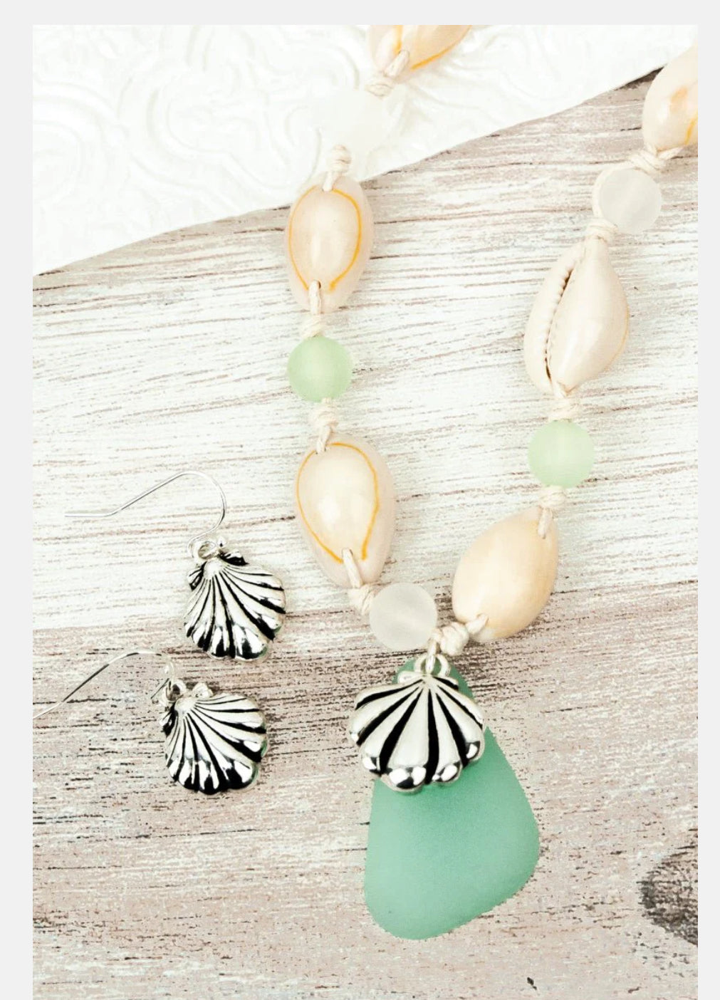 MINT COWRIE BEACH SEASHELL NECKLACE AND EARRINGS SET