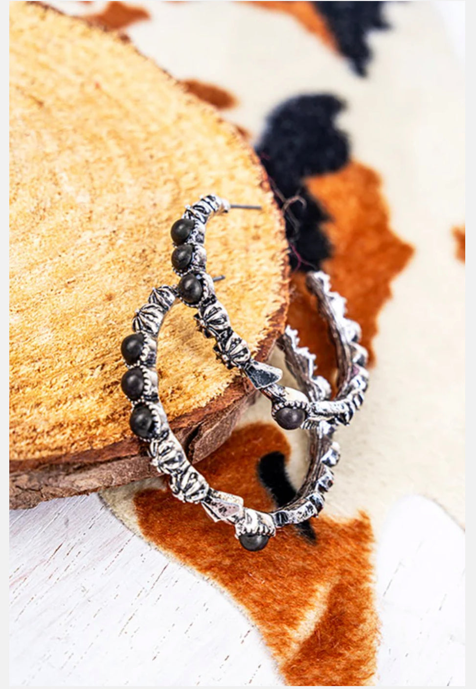 BLACK SILVERADO SPRINGS HOOP EARRINGS